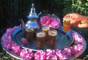 Le thé à la menthe, une tradition typiquement marocaine.