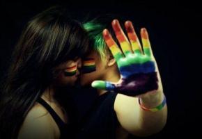 Les homosexuelles sont possessives Les homosexuelles sont possessives