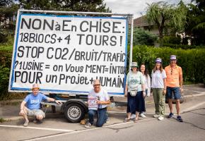 Quelques membres de Sauvegardons Crissier: Patrick Voegelin, conseiller communal, André Tharin; Rebecca Voegelin; Silvia Losada, conseillère communale; Lorna Hinde; Fabien Dousse, conseiller communal. MISSON-TILLE Quelques membres de Sauvegardons Crissier: Patrick Voegelin, conseiller communal, André Tharin; Rebecca Voegelin; Silvia Losada, conseillère communale; Lorna Hinde; Fabien Dousse, conseiller communal. MISSON-TILLE