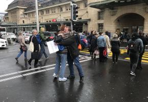 free_hugs_30.jpg_70014.jpg