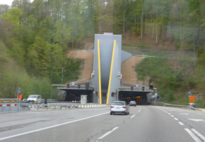 L’entrée du tunnel de Belchen L’entrée du tunnel de Belchen
