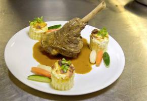 Souris d'agneau et son jus de thym Souris d'agneau et son jus de thym