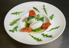  Buratta au lait de vache, roquette et pesto par Boris Spicher. 