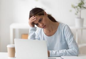 Payer ses factures, un casse-tête pour un nombre croissant d’étudiants précarisés. 123 RF Payer ses factures, un casse-tête pour un nombre croissant d’étudiants précarisés. 123 RF