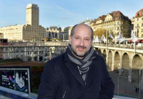 Arrivé en tête aux deux tours de l’élection à la Municipalité, Grégoire Junod rempile pour un 2e mandat de syndic. Arrivé en tête aux deux tours de l’élection à la Municipalité, Grégoire Junod rempile pour un 2e mandat de syndic.