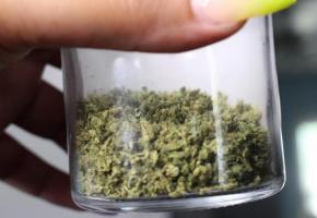 Des organisations criminelles ajoutent les cannabinoïdes synthétiques dangereux à des produits légaux. 123RF Des organisations criminelles ajoutent les cannabinoïdes synthétiques dangereux à des produits légaux. 123RF
