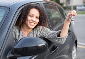 A Lausanne, comme ailleurs en Suisse, obtenir le permis de conduire coûte très cher. 123RF A Lausanne, comme ailleurs en Suisse, obtenir le permis de conduire coûte très cher. 123RF