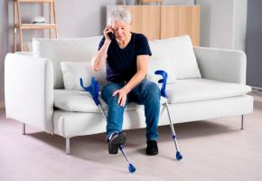 Pour les adultes, seules les béquilles achetées sont remboursées. 123RF Pour les adultes, seules les béquilles achetées sont remboursées. 123RF