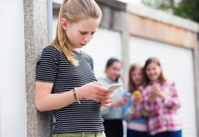 Pour la victime, le cyberharcèlement engendre un sentiment de détresse. 123RF