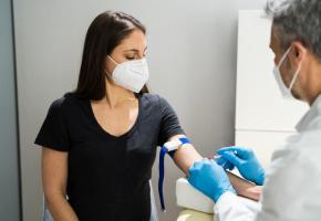 Seuls les tests sérologiques effectués après le 15 novembre, valables en Suisse pour trois mois, donnent droit au pass Covid. 123RF Seuls les tests sérologiques effectués après le 15 novembre, valables en Suisse pour trois mois, donnent droit au pass Covid. 123RF