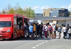 L’EPFL souhaite harmoniser les foodtrucks présents sur son campus. VERISSIMO L’EPFL souhaite harmoniser les foodtrucks présents sur son campus. VERISSIMO