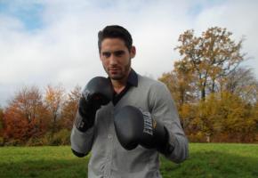 Jamal Dlala: laborantin lel jour, boxeur la nuit. WULLSCHLEGER Jamal Dlala: laborantin lel jour, boxeur la nuit. WULLSCHLEGER