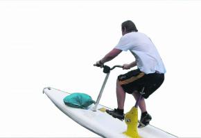 Le surfbike est un habile mélange entre le surf et le cyclisme. DR