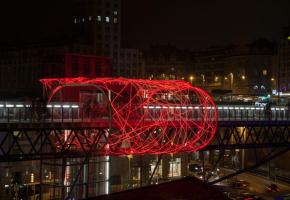 Comme l'année dernière, Lausanne se transforme en ville lumière jusqu'à Noël. dr Comme l'année dernière, Lausanne se transforme en ville lumière jusqu'à Noël. dr