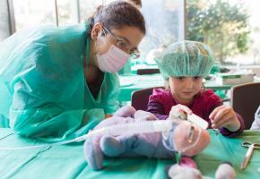 Des enfants à la rencontre d’une spécialité passionnante, la pédiatrie. DR Des enfants à la rencontre d’une spécialité passionnante, la pédiatrie. DR