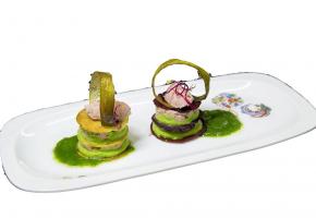  Mille-feuilles de pomme de terre, petit pois et  saucisse aux choux