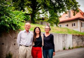 Alain Godat, Rosa-Maria Gomez Freymond, et Laurence Godat, de l’association Les Amis de Corsy. MISSON-TILLE