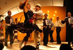  Danser la salsa pour les démunis