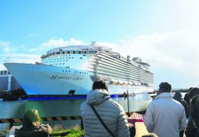 Le plus grand paquebot du monde effectuera ses premières croisières publiques à partir du mois de mai. A. KLOSE/SNTP 