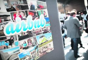 Logo Airbnb. dr