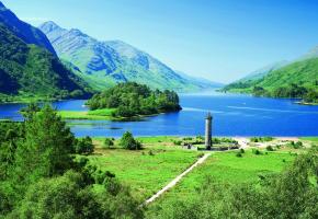 Paysages verdoyants de Glenfinnan, dans les Highlands. 
