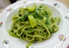 Pâtes à l’authentique «pesto genovese». dr