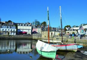  Le 4 décembre 1776, Benjamin Franklin a débarqué à Auray, dans ce port de Saint-Goustan, patron des marins et pêcheurs, afin de négocier la première alliance entre les Etats-Unis d’Amérique et la France. Alain Bossu