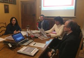 Le municipal Pierre-Antoine Hildbrand dévoile en conférence de presse les mesures prises par la Ville pour dynamiser le commerce. dr Le municipal Pierre-Antoine Hildbrand dévoile en conférence de presse les mesures prises par la Ville pour dynamiser le commerce. dr