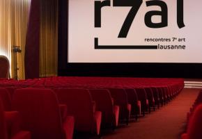  Objectif: créer autour du cinéma un événement ouvert à tous et décliné sur plusieurs modes. dr