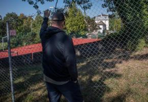 Il y a quelques jours, François* est revenu devant l’internat du Collège Champittet plus de 40 ans après ses agressions par le Père Narcisse*. PYTHON Il y a quelques jours, François* est revenu devant l’internat du Collège Champittet plus de 40 ans après ses agressions par le Père Narcisse*. PYTHON