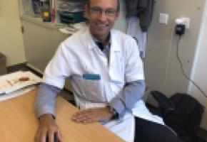 Pr Matthias Cavassini, responsable de la consultation en maladies infectieuses du CHUV et enseignant à l’UNIL. CA