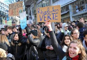 Les écoliers/étudiants qui le souhaitent pourront manifester le 15 mars prochain. Les écoliers/étudiants qui le souhaitent pourront manifester le 15 mars prochain.