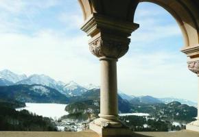 Le château Neuschwanstein compte 200 pièces, 664 fenêtres et des centaines d’œuvres d’art. PIXABAY. 