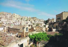 La ville du Basilicate tente de dissimuler tout ajout contemporain. La ville du Basilicate tente de dissimuler tout ajout contemporain.