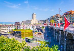 Lausanne est une ville accueillante, mais les formalités administratives pour s’y installer en tant qu’expatrié sont bien plus contraignantes que dans d’autres villes à travers la planète. 1,2,3 RF Lausanne est une ville accueillante, mais les formalités administratives pour s’y installer en tant qu’expatrié sont bien plus contraignantes que dans d’autres villes à travers la planète. 1,2,3 RF