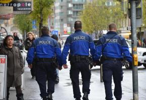 Diminuer la taille des patrouilles permet de les démultiplier et d’augmenter la visibilité policière. VERISSIMO Diminuer la taille des patrouilles permet de les démultiplier et d’augmenter la visibilité policière. VERISSIMO