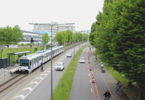 Image de synthèse présentant un aménagement urbain temporaire sur l’axe centre-ville et  campus universitaire de Dorigny, tel que proposé par l’ATE Vaud et Pro Velo. DR