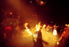 Pour les patrons de discos ou autres boîtes de nuit, la pandémie tourne au cauchemar. 123 RF Pour les patrons de discos ou autres boîtes de nuit, la pandémie tourne au cauchemar. 123 RF