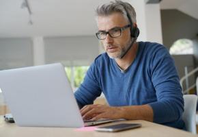 Une surveillance permanente par des logiciels espions est réputée attenter à la santé des travailleurs. 123RF Une surveillance permanente par des logiciels espions est réputée attenter à la santé des travailleurs. 123RF