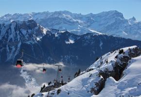 La région d’Aigle et ses montagnes forment un formidable terrain de jeu pour des vacances ressourçantes. DR La région d’Aigle et ses montagnes forment un formidable terrain de jeu pour des vacances ressourçantes. DR