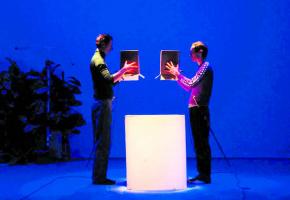 &, un spectacle de câble et d'épée &, un spectacle de câble et d'épée