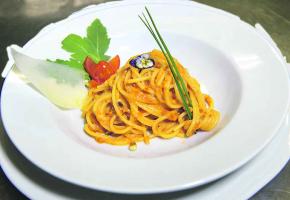 Spaghettis au pesto rouge Spaghettis au pesto rouge