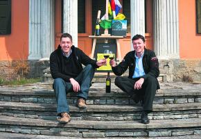 Marc-André Devantéry, directeur et oenologue associé, et Patrick Z'Brun, propriétaire, des caves des «Vins des Chevaliers».