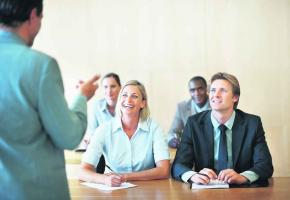 Apprendre aux malentendants à lire sur les lèvres, un métier qui requiert des aptitudes particulières. Apprendre aux malentendants à lire sur les lèvres, un métier qui requiert des aptitudes particulières.