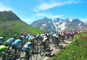 Fidèle au poste, le tour de France remplit l'été sportif. Fidèle au poste, le tour de France remplit l'été sportif.
