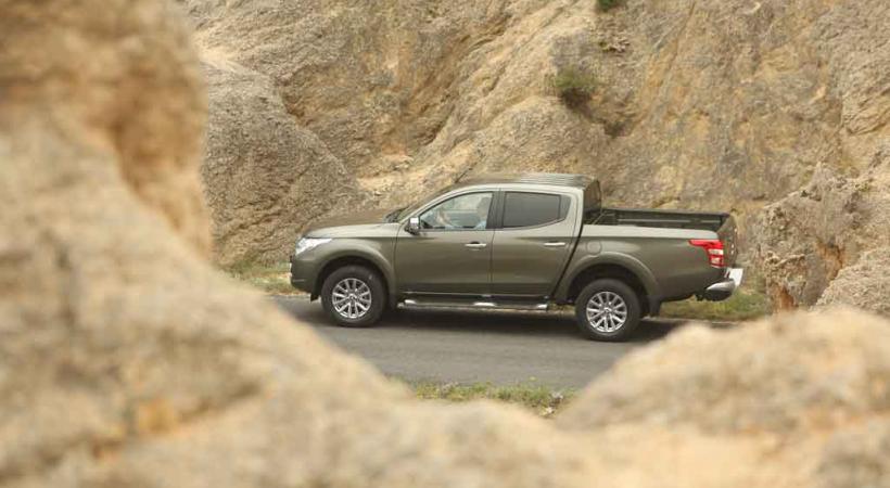 MITSUBISHI L200 
