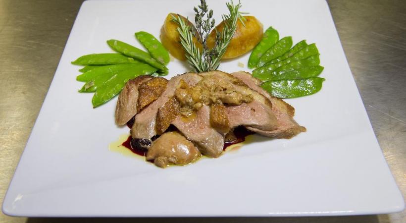 Magret de canard au foie gras 