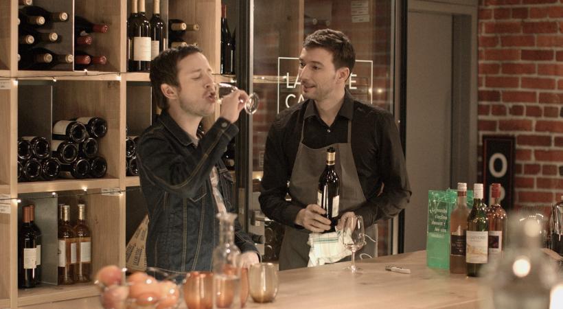 Découvrez le quotidien de Guillaume (Alexandre De Marco) et Jean-Luc (Yvan Franel) dans "La Petite Cave Vaudoise". DR