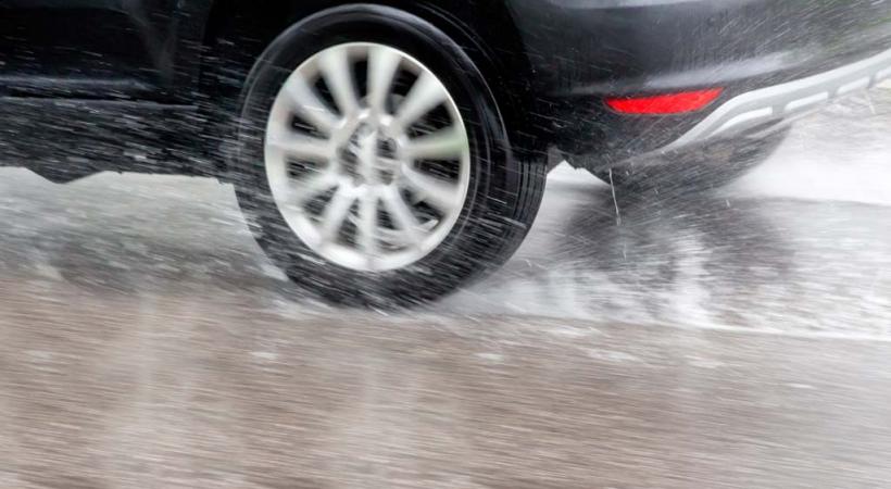 Les conducteurs pourront tester des freinages sur route glissante. GETTY / ERWO1