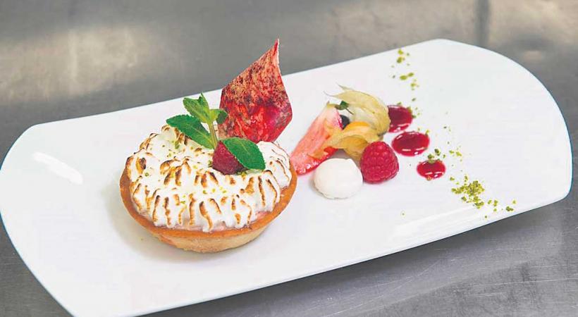 Tartelette à la rhubarbe meringuée